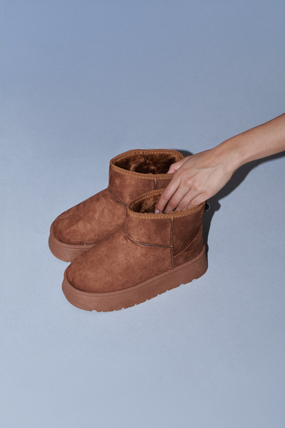 Bota corta plataforma peluche