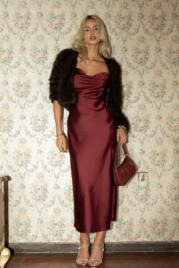 Vestido maxi satin escote columpio